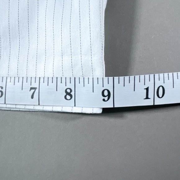 Worthington Petite Stretch White Shorts‎ with Black Vertical Dash Design Size 4P - Picture 8 of 14